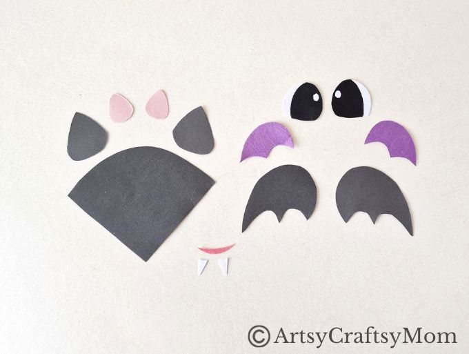 Here's a fun way to add some interest to your seasonal reading - a bat corner bookmark craft! Perfect for Bat Appreciation Day or Halloween!