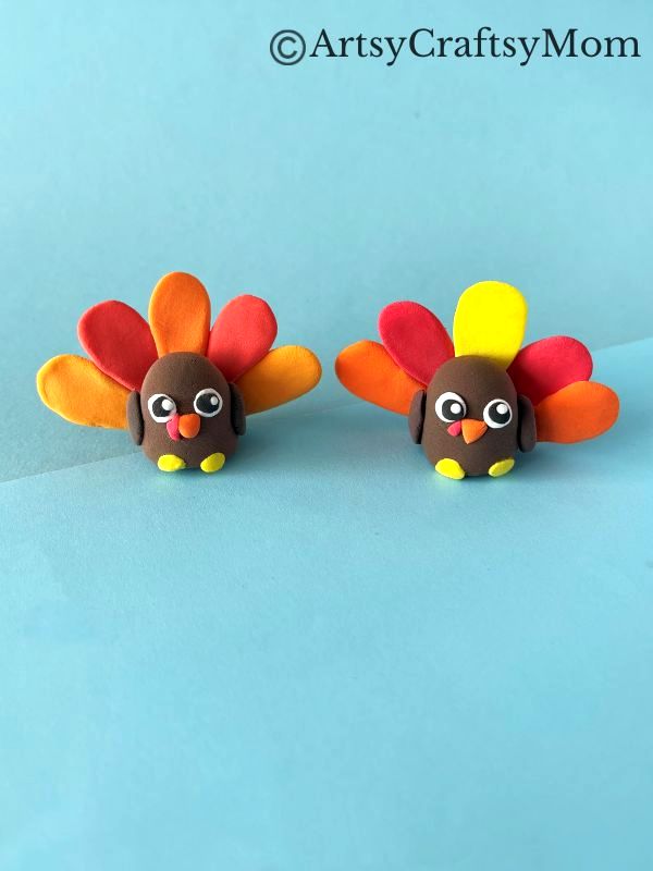Here's a turkey you don't have to worry about burning - it's a clay turkey craft for kids! Get some air drying clay & molding tools & make your turkey!