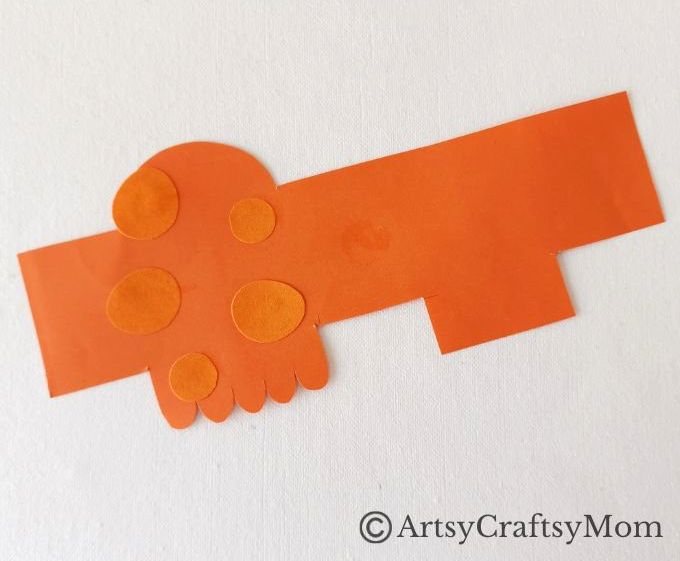 If you're looking for an easy monster craft this Halloween, our colorful monster papercraft will be perfect! Create as many monsters as you like!