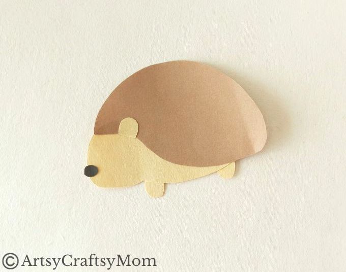 This crumpled paper hedgehog craft is super easy to make and great for young kids to exercise their fine motor muscles as they scrunch up paper!