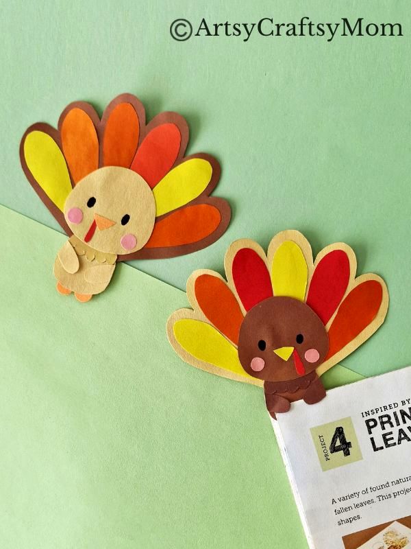 Here's a turkey ready with a hug for you! This Thanksgiving, enjoy making this cute turkey hug bookmark out of craft paper - for you or your pals!
