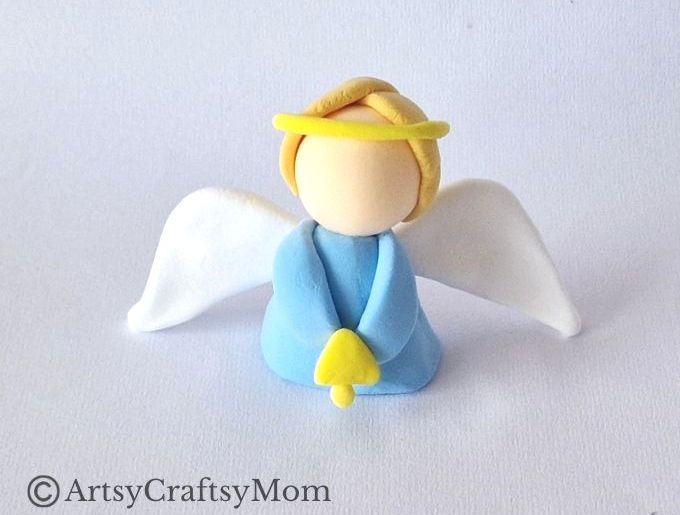 Here's a lovely little clay angel craft for kids to make with air-drying or foam clay. It's not too hard, and will make a lovely appearance on your mantle!