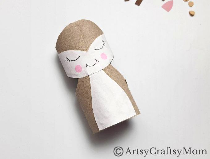 Here's an easy Toilet Paper Roll Reindeer Craft for kids to make this season. Go ahead & make a full set, so Santa can proceed on his journey!
