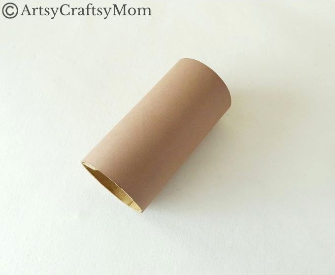We can't get over how absolutely adorable this Toilet Paper Roll Rudolph craft is! Easy and fun for kids of all ages to make and play with.