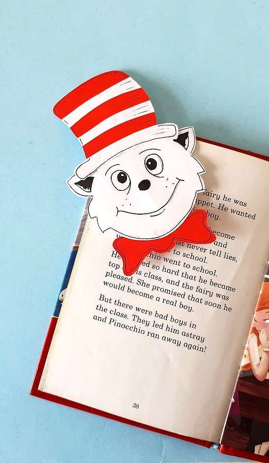 Celebrate the iconic Seuss character with these cute Cat in the Hat crafts for kids! Use toilet paper rolls, paper plates, printables and more!