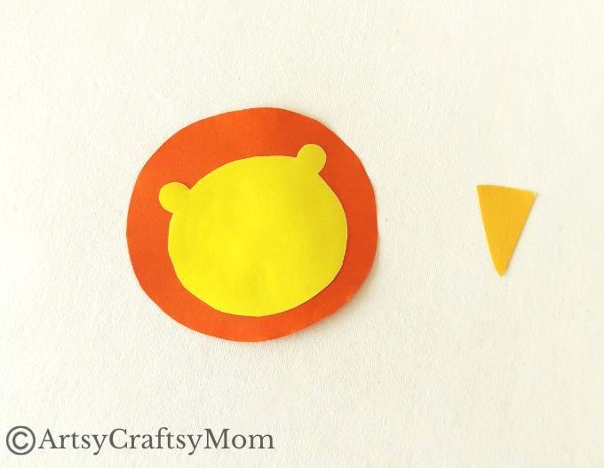 Little kids will enjoy crushing paper for this crumpled paper lion craft! All you need are basic craft supplies and you can set up a fine motor activity!