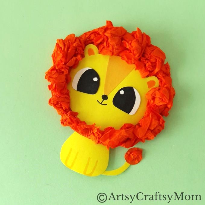 Little kids will enjoy crushing paper for this crumpled paper lion craft! All you need are basic craft supplies and you can set up a fine motor activity!