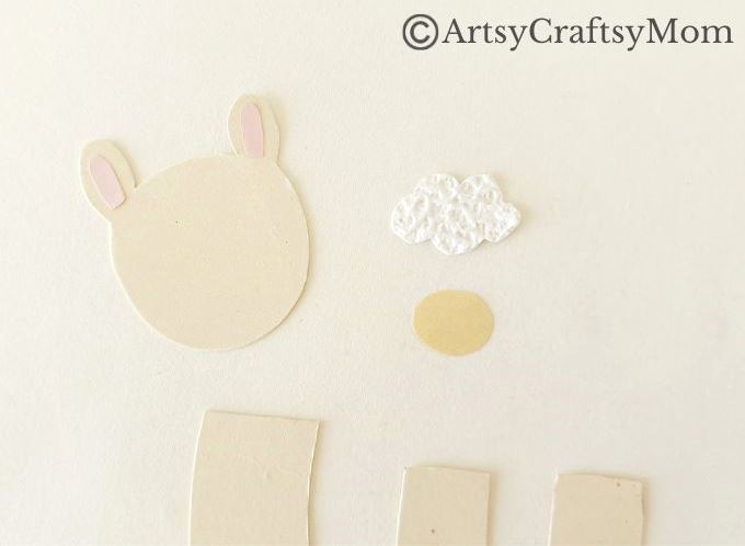 This Pretty Paper Plate Llama Craft for Kids is an easy project for little kids who can experiment with different craft materials to decorate their llama!