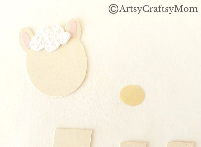 This Pretty Paper Plate Llama Craft for Kids is an easy project for little kids who can experiment with different craft materials to decorate their llama!