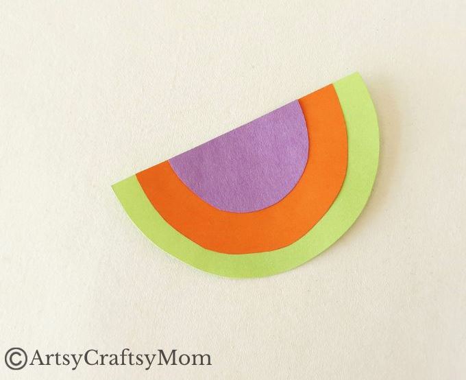 This Pretty Paper Plate Llama Craft for Kids is an easy project for little kids who can experiment with different craft materials to decorate their llama!