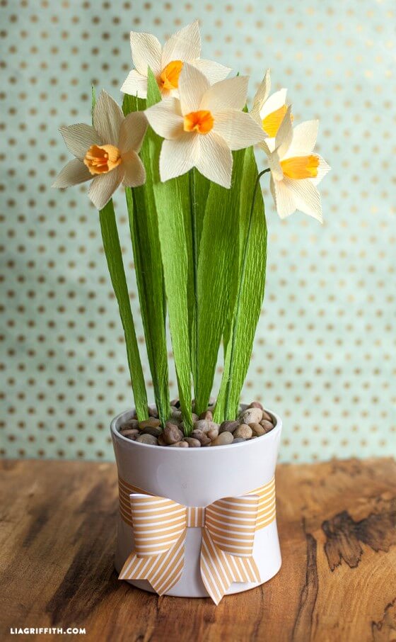 Here are some gorgeous Flower Crafts for Kids that are perfect for Summer-&nbsp; tissue paper cherry blossoms, lilies, sunflowers, heliconias and more!