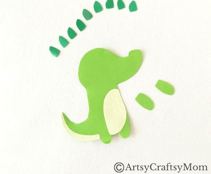 Add some bite to your reading with this fun alligator bookmark papercraft! Easy to make with just colored craft paper and basic craft supplies!