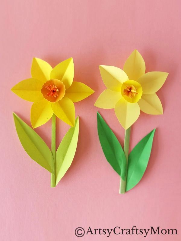 Here's a pretty daffodil papercraft for kids to make for spring or for Daffodil Day. It's a simple craft for which all you need is paper, scissors & glue!